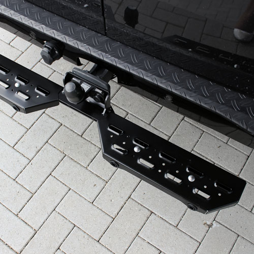 [109STEP1202-SEN] Rear step black for mounting at removable towing hook with sensor MAN TGE 2022+