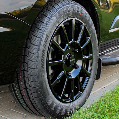Rim and tire set Romac Stealth 18 inch gloss black Ford E-Transit Custom 2024+
