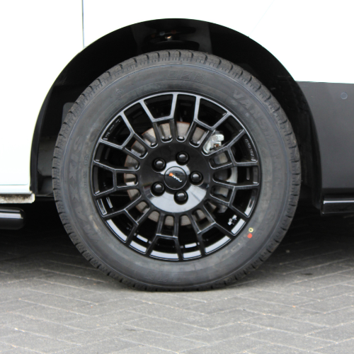 [113WS1] Wheelset RUUUD Ghent 17 inch gloss black Renault Trafic 2022+